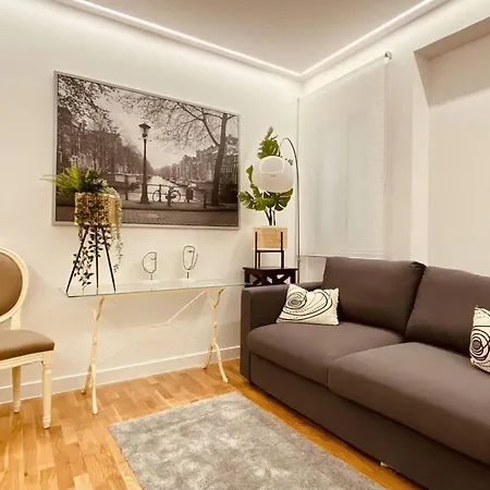 Quiet And Cozy Downtown Διαμέρισμα